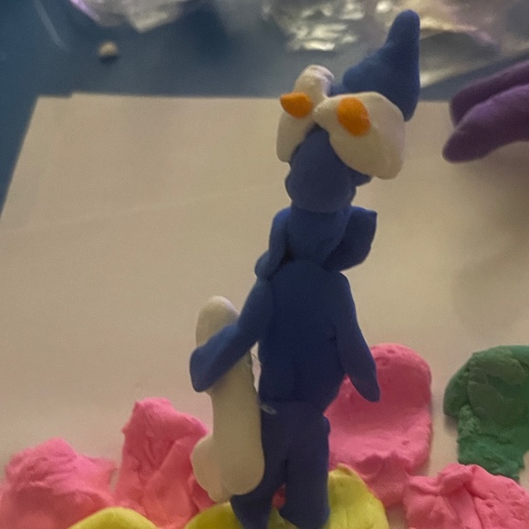 Sculptures - Picture 10 of 10